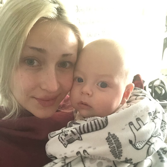 Meet your Posher, Claire - Picture 2 of 6